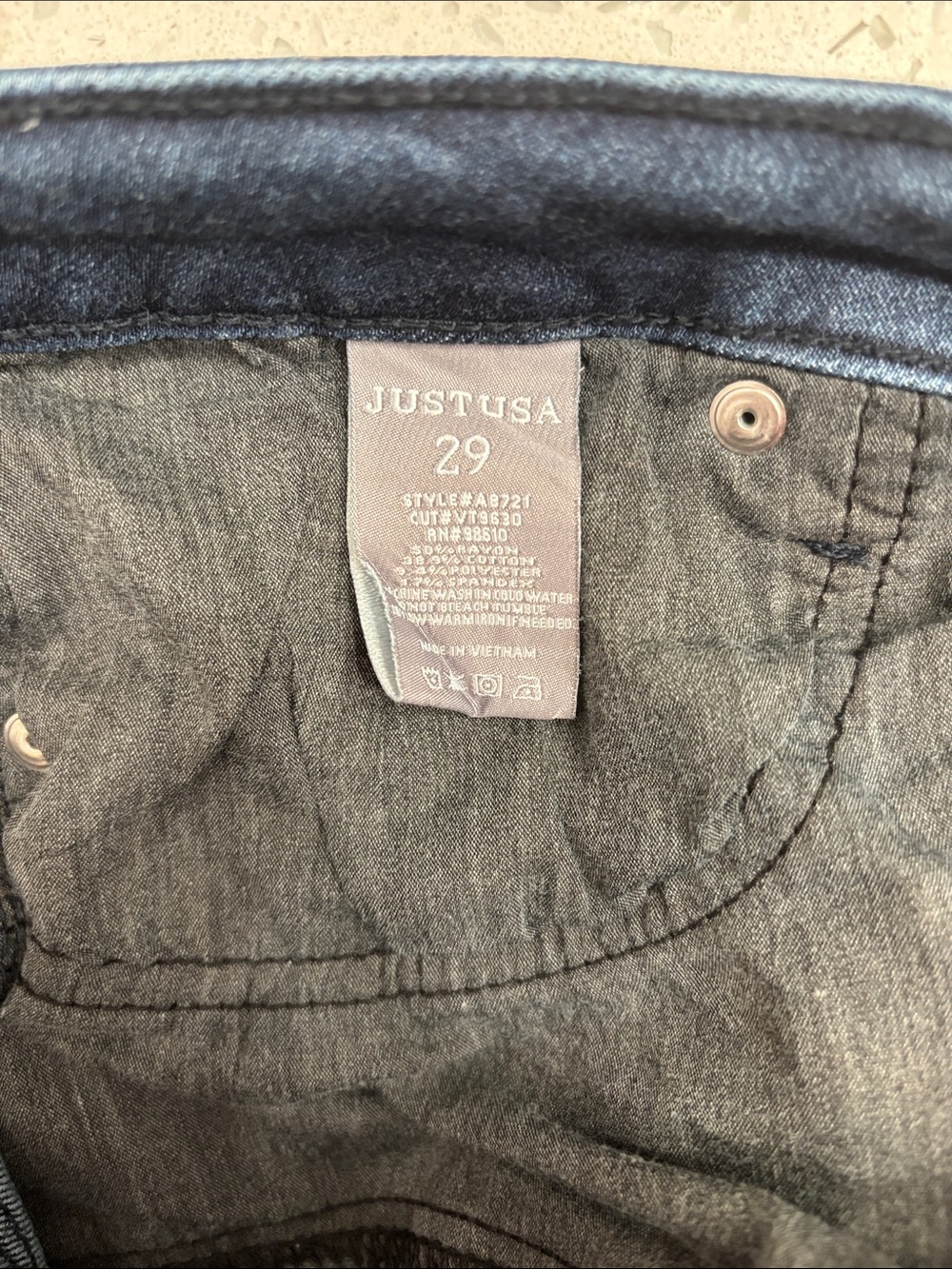 Just USA Women's Skinny Jeans in Dark and Medium Blue (Bundle) - Picture 9 of 14